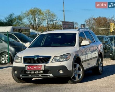 Белый Шкода Октавия, объемом двигателя 2 л и пробегом 258 тыс. км за 10800 $, фото 1 на Automoto.ua