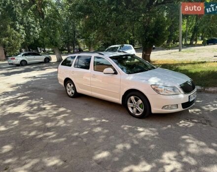 Белый Шкода Октавия, объемом двигателя 1.97 л и пробегом 300 тыс. км за 7500 $, фото 1 на Automoto.ua