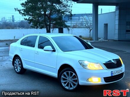 Белый Шкода Октавия, объемом двигателя 1.8 л и пробегом 186 тыс. км за 7899 $, фото 1 на Automoto.ua