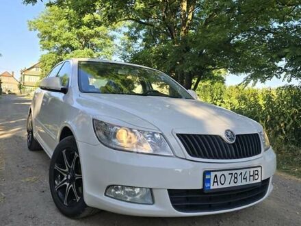 Белый Шкода Октавия, объемом двигателя 1.6 л и пробегом 260 тыс. км за 8600 $, фото 1 на Automoto.ua