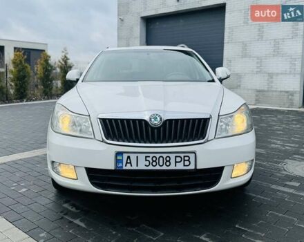 Белый Шкода Октавия, объемом двигателя 1.6 л и пробегом 280 тыс. км за 3400 $, фото 1 на Automoto.ua