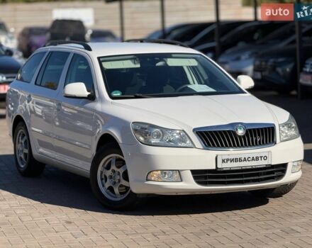 Белый Шкода Октавия, объемом двигателя 1.6 л и пробегом 211 тыс. км за 8500 $, фото 1 на Automoto.ua