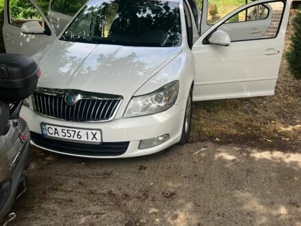 Шкода Октавія 2012 у Звенигородка на Automoto.ua Білий Шкода Октавія, об'ємом двигуна 1.6 л та пробігом 344 тис. км за 7400 $, фото 1 на Automoto.ua