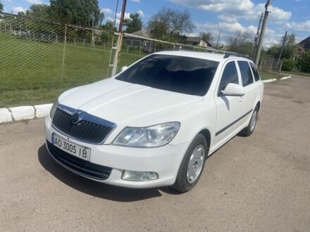 Білий Шкода Октавія, об'ємом двигуна 1.6 л та пробігом 268 тис. км за 5700 $, фото 1 на Automoto.ua
