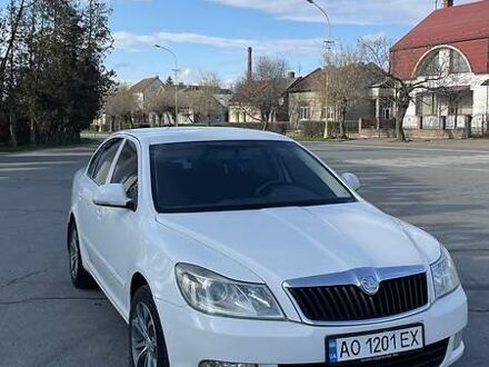 Шкода Октавия 2012 в Ужгороде на Automoto.ua Белый Шкода Октавия, объемом двигателя 1.6 л и пробегом 271 тыс. км за 8000 $, фото 1 на Automoto.ua