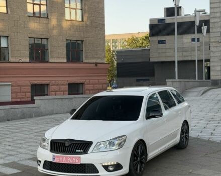 Белый Шкода Октавия, объемом двигателя 2 л и пробегом 225 тыс. км за 10400 $, фото 1 на Automoto.ua