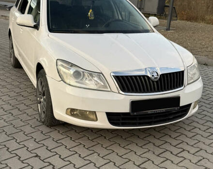 Белый Шкода Октавия, объемом двигателя 1.97 л и пробегом 370 тыс. км за 8300 $, фото 1 на Automoto.ua