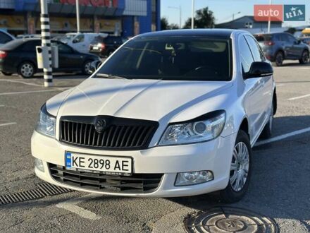 Белый Шкода Октавия, объемом двигателя 1.8 л и пробегом 157 тыс. км за 8500 $, фото 1 на Automoto.ua
