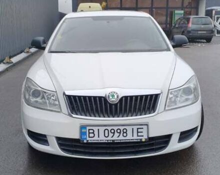 Белый Шкода Октавия, объемом двигателя 1.6 л и пробегом 292 тыс. км за 8200 $, фото 1 на Automoto.ua