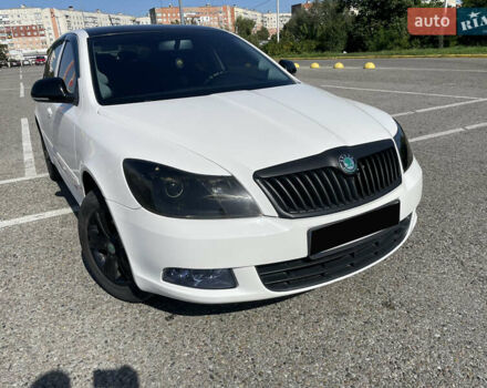 Білий Шкода Октавія, об'ємом двигуна 2 л та пробігом 280 тис. км за 8800 $, фото 1 на Automoto.ua