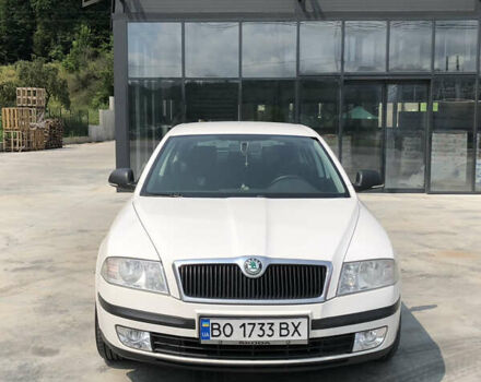 Белый Шкода Октавия, объемом двигателя 1.6 л и пробегом 350 тыс. км за 7800 $, фото 1 на Automoto.ua