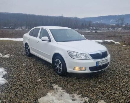 Белый Шкода Октавия, объемом двигателя 1.6 л и пробегом 385 тыс. км за 6800 $, фото 1 на Automoto.ua