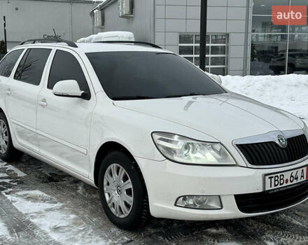 Белый Шкода Октавия, объемом двигателя 1.6 л и пробегом 270 тыс. км за 8000 $, фото 1 на Automoto.ua