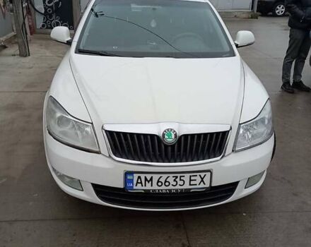 Белый Шкода Октавия, объемом двигателя 1.8 л и пробегом 254 тыс. км за 8200 $, фото 1 на Automoto.ua