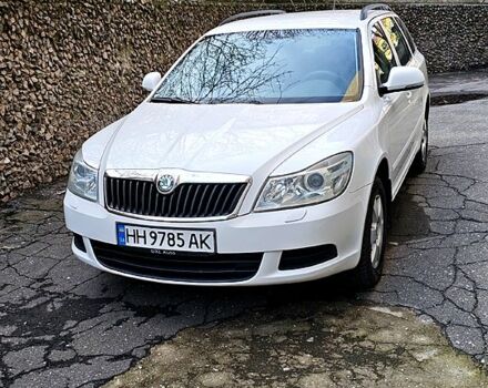 Білий Шкода Октавія, об'ємом двигуна 1.6 л та пробігом 252 тис. км за 7200 $, фото 1 на Automoto.ua