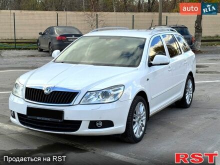 Белый Шкода Октавия, объемом двигателя 2 л и пробегом 290 тыс. км за 10500 $, фото 1 на Automoto.ua