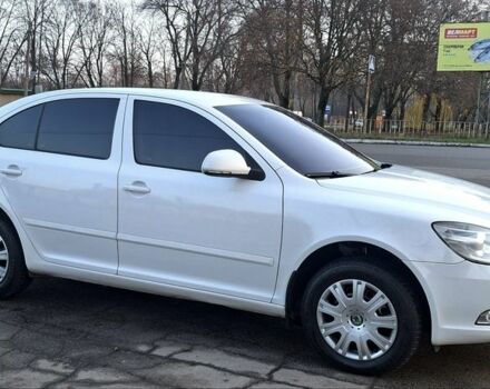 Белый Шкода Октавия, объемом двигателя 1.8 л и пробегом 83 тыс. км за 8800 $, фото 1 на Automoto.ua