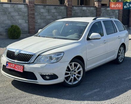 Білий Шкода Октавія, об'ємом двигуна 1.98 л та пробігом 176 тис. км за 8300 $, фото 1 на Automoto.ua