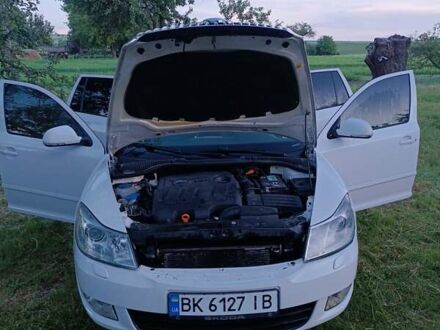 Шкода Октавия 2012 в Луцке на Automoto.ua Белый Шкода Октавия, объемом двигателя 1.6 л и пробегом 440 тыс. км за 7500 $, фото 1 на Automoto.ua