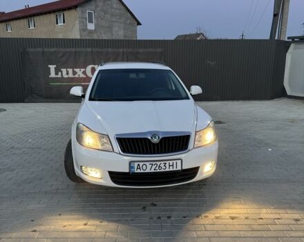 Белый Шкода Октавия, объемом двигателя 1.6 л и пробегом 228 тыс. км за 7600 $, фото 1 на Automoto.ua