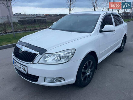 Білий Шкода Октавія, об'ємом двигуна 1.6 л та пробігом 120 тис. км за 8700 $, фото 1 на Automoto.ua