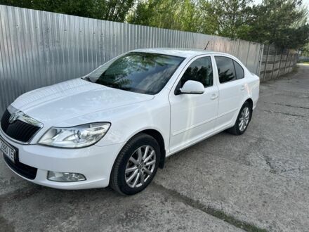 Шкода Октавия 2012 в Калуше на Automoto.ua Белый Шкода Октавия, объемом двигателя 2 л и пробегом 236 тыс. км за 8799 $, фото 1 на Automoto.ua