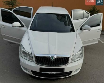 Білий Шкода Октавія, об'ємом двигуна 1.6 л та пробігом 220 тис. км за 8888 $, фото 1 на Automoto.ua