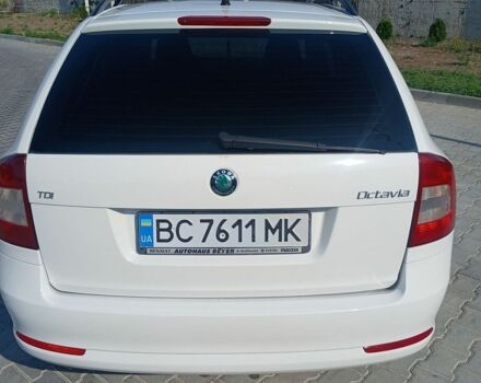 Белый Шкода Октавия, объемом двигателя 1.6 л и пробегом 263 тыс. км за 7900 $, фото 1 на Automoto.ua