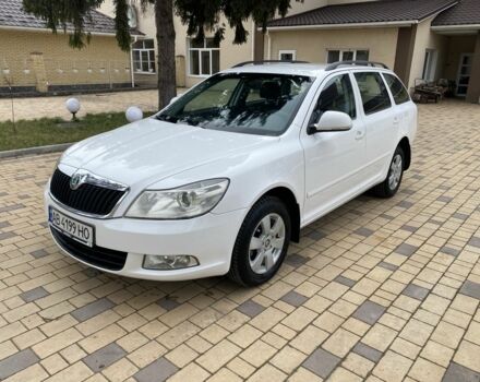 Белый Шкода Октавия, объемом двигателя 1.6 л и пробегом 211 тыс. км за 7900 $, фото 1 на Automoto.ua