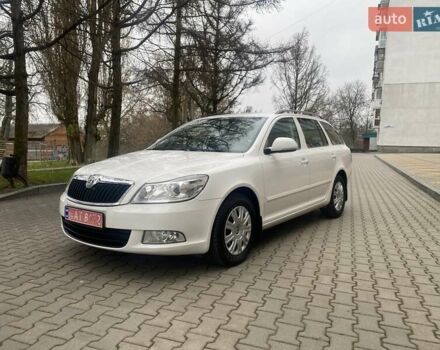Белый Шкода Октавия, объемом двигателя 1.4 л и пробегом 236 тыс. км за 8200 $, фото 1 на Automoto.ua