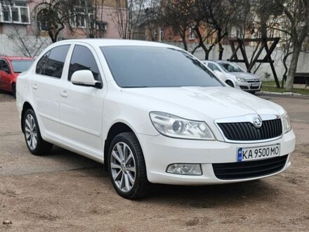 Білий Шкода Октавія, об'ємом двигуна 1.8 л та пробігом 185 тис. км за 6300 $, фото 1 на Automoto.ua