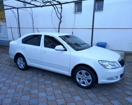 Білий Шкода Октавія, об'ємом двигуна 1.6 л та пробігом 205 тис. км за 7100 $, фото 1 на Automoto.ua