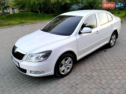 Білий Шкода Октавія, об'ємом двигуна 1.6 л та пробігом 250 тис. км за 6250 $, фото 1 на Automoto.ua