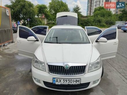 Шкода Октавия 2012 в Львове на Automoto.ua Белый Шкода Октавия, объемом двигателя 1.6 л и пробегом 163 тыс. км за 8699 $, фото 1 на Automoto.ua