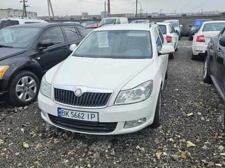 Белый Шкода Октавия, объемом двигателя 1.8 л и пробегом 220 тыс. км за 7200 $, фото 1 на Automoto.ua