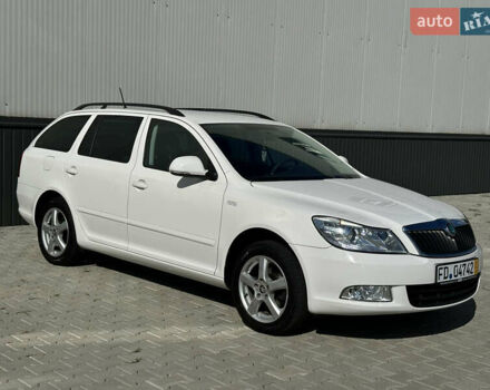Шкода Октавия 2012 в Мукачеве на Automoto.ua Белый Шкода Октавия, объемом двигателя 0 л и пробегом 184 тыс. км за 7150 $, фото 1 на Automoto.ua