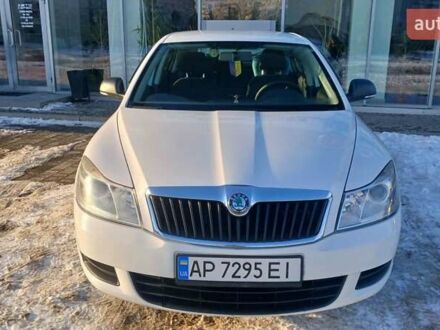 Белый Шкода Октавия, объемом двигателя 1.6 л и пробегом 177 тыс. км за 9000 $, фото 1 на Automoto.ua