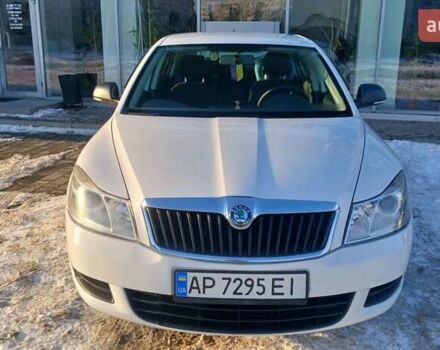 Білий Шкода Октавія, об'ємом двигуна 1.6 л та пробігом 177 тис. км за 9000 $, фото 1 на Automoto.ua