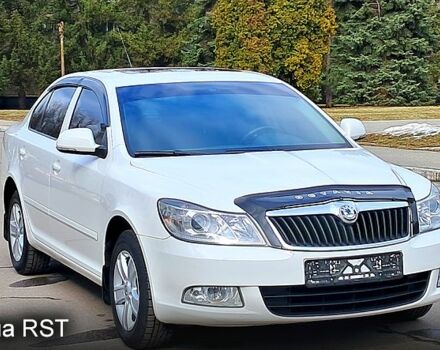 Білий Шкода Октавія, об'ємом двигуна 2 л та пробігом 131 тис. км за 8300 $, фото 1 на Automoto.ua