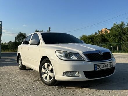 Білий Шкода Октавія, об'ємом двигуна 1.6 л та пробігом 253 тис. км за 7999 $, фото 1 на Automoto.ua