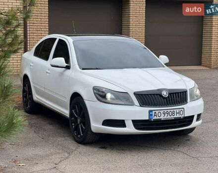Белый Шкода Октавия, объемом двигателя 1.6 л и пробегом 218 тыс. км за 6500 $, фото 1 на Automoto.ua
