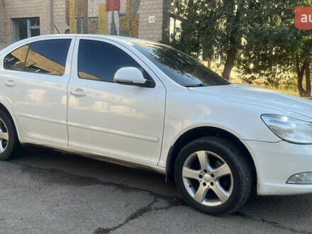 Белый Шкода Октавия, объемом двигателя 1.6 л и пробегом 186 тыс. км за 7700 $, фото 1 на Automoto.ua