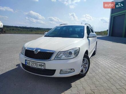 Шкода Октавія 2012 у Києві на Automoto.ua Білий Шкода Октавія, об'ємом двигуна 1.6 л та пробігом 252 тис. км за 7800 $, фото 1 на Automoto.ua