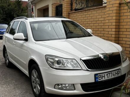 Білий Шкода Октавія, об'ємом двигуна 1.6 л та пробігом 150 тис. км за 7585 $, фото 1 на Automoto.ua