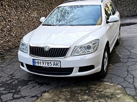 Белый Шкода Октавия, объемом двигателя 1.6 л и пробегом 25200 тыс. км за 7200 $, фото 1 на Automoto.ua