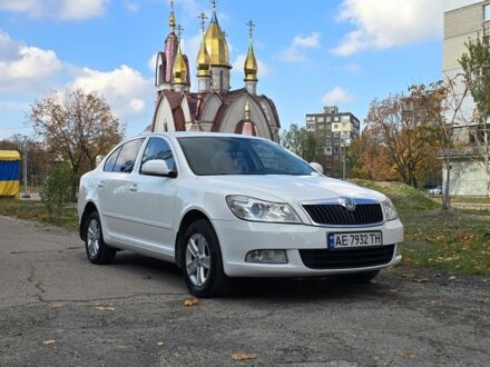 Белый Шкода Октавия, объемом двигателя 2 л и пробегом 180 тыс. км за 8700 $, фото 1 на Automoto.ua