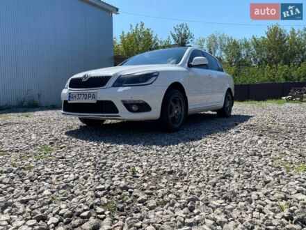 Белый Шкода Октавия, объемом двигателя 1.8 л и пробегом 103 тыс. км за 8000 $, фото 1 на Automoto.ua