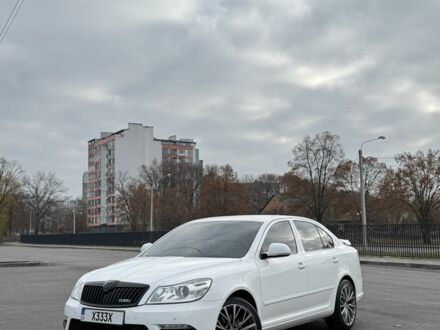 Белый Шкода Октавия, объемом двигателя 2 л и пробегом 202 тыс. км за 11200 $, фото 1 на Automoto.ua