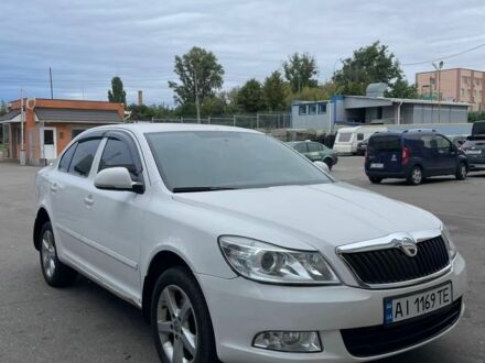 Белый Шкода Октавия, объемом двигателя 1.8 л и пробегом 220 тыс. км за 6781 $, фото 1 на Automoto.ua
