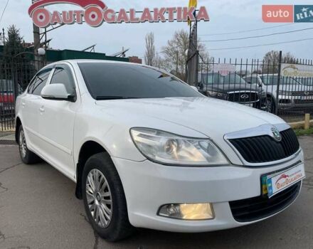 Белый Шкода Октавия, объемом двигателя 1.6 л и пробегом 273 тыс. км за 7299 $, фото 1 на Automoto.ua